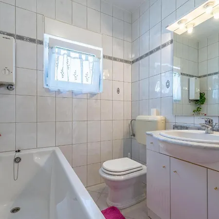 Awesome Apartment In Zadar With Wifi * Zára