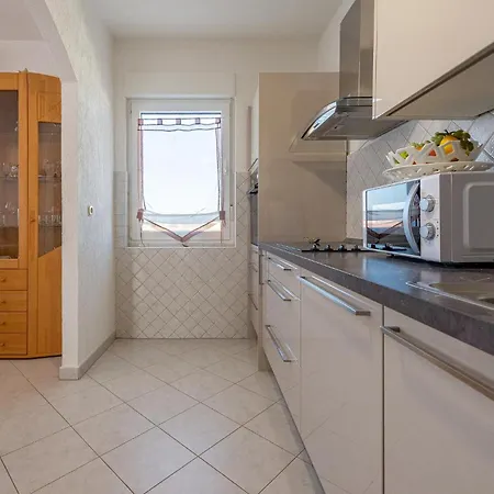 Awesome Apartment In Zadar With Wifi * Zára