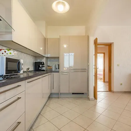 Awesome Apartment In Zadar With Wifi Apartman *