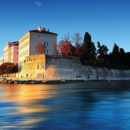 Apartman Awesome Apartment In Zadar With Wifi *