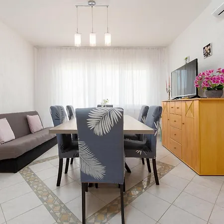 Apartament Cozy In *